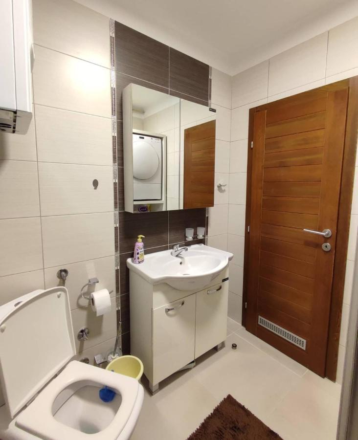 Deluxe Apartment Lejla - Free Garage Parking Sarajevo Exterior photo